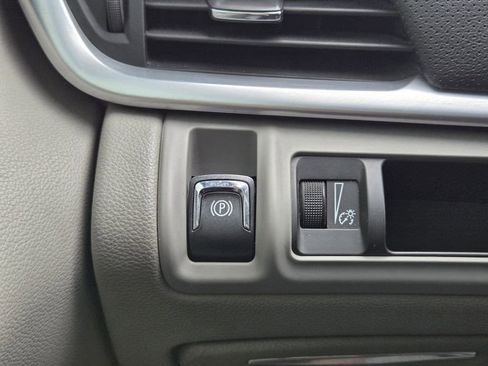 Used 2014 Cadillac XTS Luxury FWD image 14