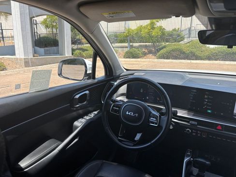 Used 2024 Kia Sorento S AWD/4WD image 36
