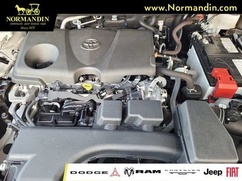 Used 2025 Toyota RAV4 XLE FWD image 20