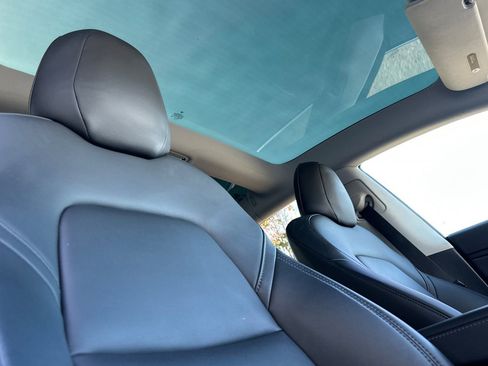 Used 2018 Tesla Model 3 Long Range image 16