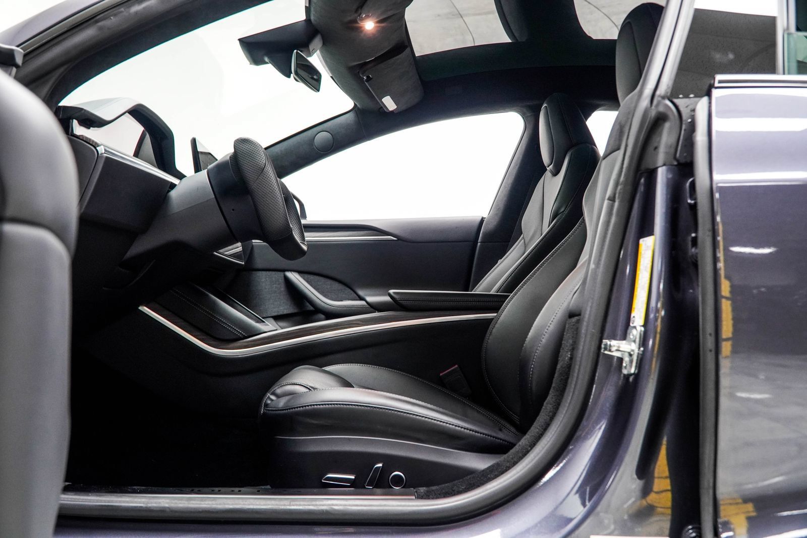 Used 2022 Tesla Model S AWD/4WD image 39