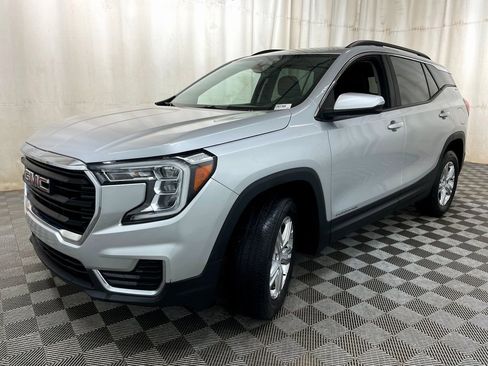 Certified 2022 GMC Terrain SLE w/ Driver Convenience Package image 14