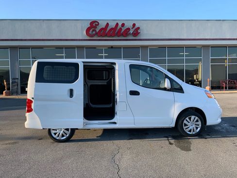 Used 2020 Nissan NV200 SV w/ Sliding Glass Door Package image 25