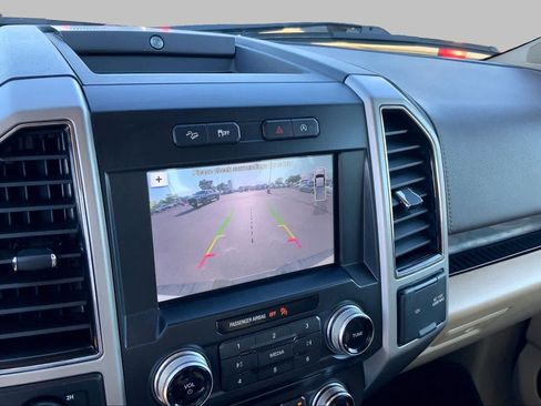 Used 2018 Ford F150 Lariat w/ Equipment Group 502A Luxury AWD/4WD image 27