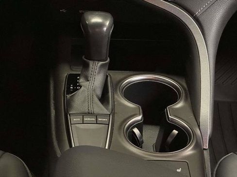 Used 2023 Toyota Camry SE w/ Cold Weather Package FWD image 20