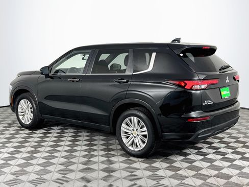 Used 2022 Mitsubishi Outlander ES FWD image 6