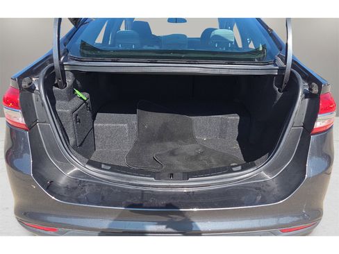 Used 2018 Ford Fusion S image 27