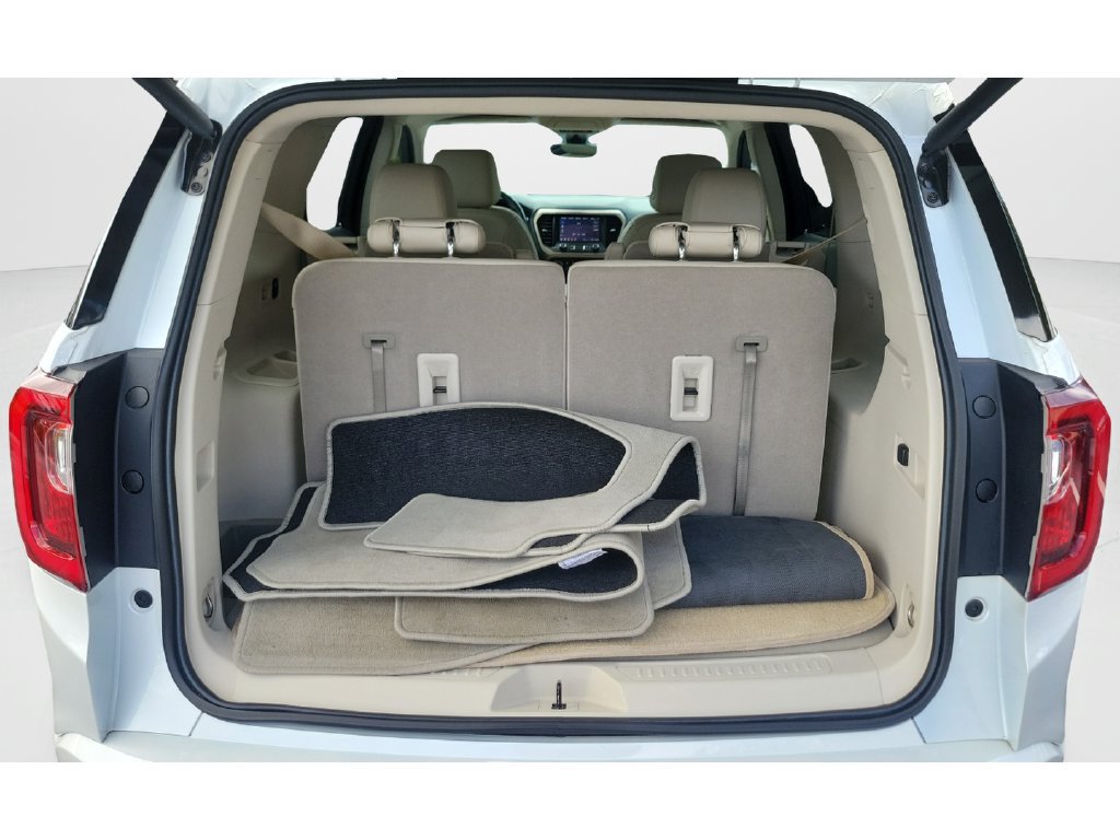 Used 2021 GMC Acadia Denali w/ Denali Technology Package FWD image 9