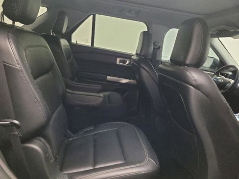 Used 2020 Ford Explorer XLT w/ Equipment Group 202A RWD image 19