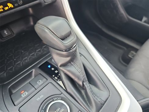 Used 2021 Toyota RAV4 XLE image 35