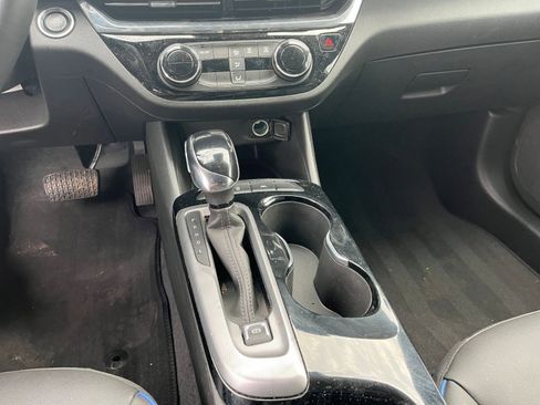 Used 2025 Buick Envista Sport Touring image 40