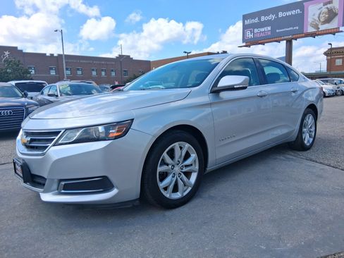 Used 2017 Chevrolet Impala LT FWD image 3