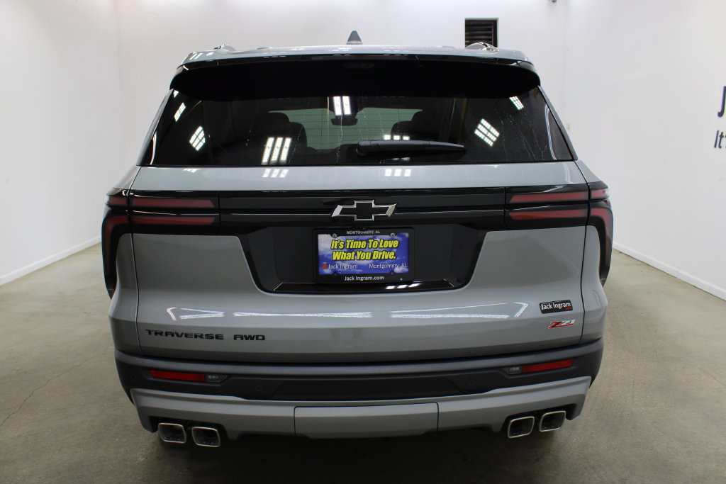 Used 2026 Chevrolet Traverse Z71 w/ Enhanced Driving Package AWD/4WD image 4