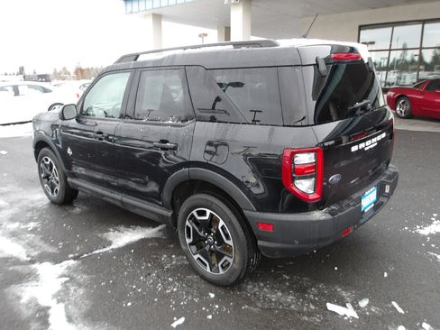 Used 2021 Ford Bronco Sport Outer Banks w/ Outer Banks Package (96D) image 3