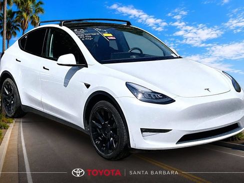 Used 2022 Tesla Model Y Long Range AWD/4WD image 1
