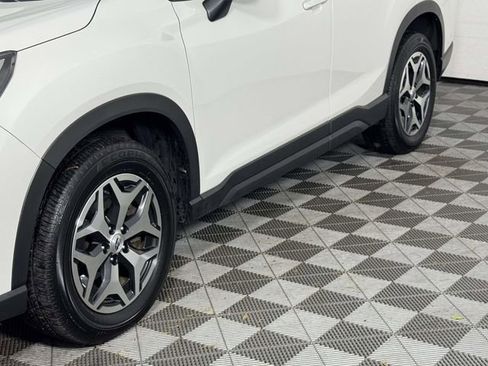 Used 2023 Subaru Forester Premium AWD/4WD image 13