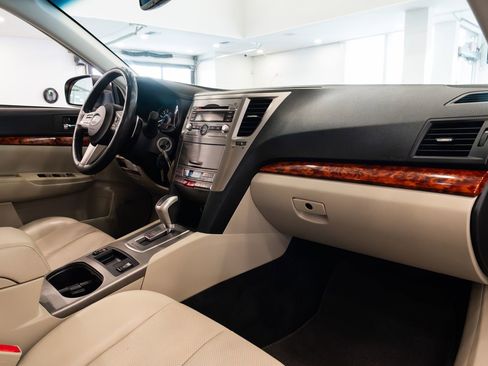 Used 2010 Subaru Outback 3.6R Limited image 26