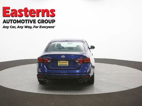 Used 2024 Nissan Altima 2.5 SR FWD image 35