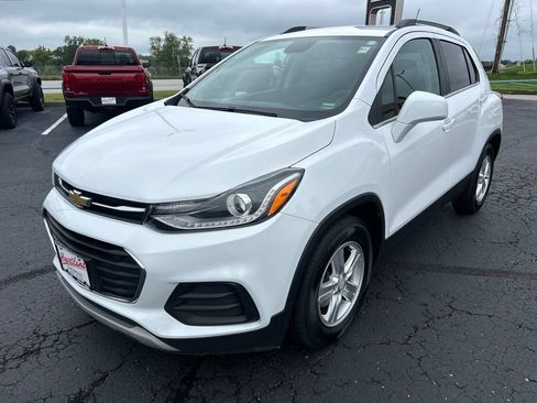 Used 2020 Chevrolet Trax LT FWD image 9