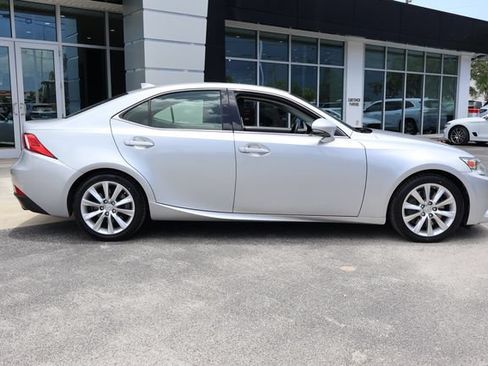 Used 2016 Lexus IS 200t RWD image 10