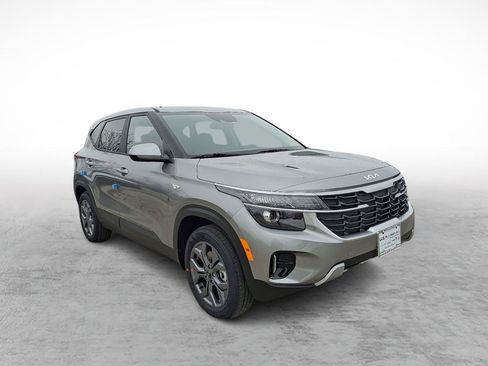 New 2026 Kia Seltos LX image 3