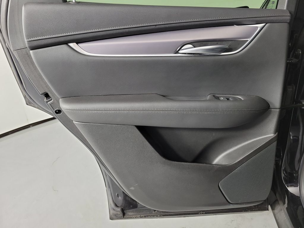 Certified 2023 Cadillac XT5 Luxury FWD image 13