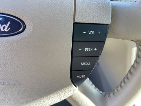 Used 2006 Ford Freestyle SEL image 34