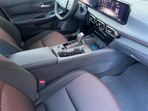 New 2027 Nissan Sentra SR w/ Floor Mat Package FWD image 16
