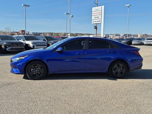 Used 2023 Hyundai Elantra SEL image 5