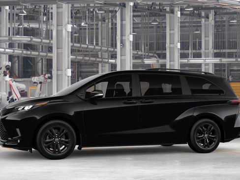 New 2026 Toyota Sienna XSE image 3