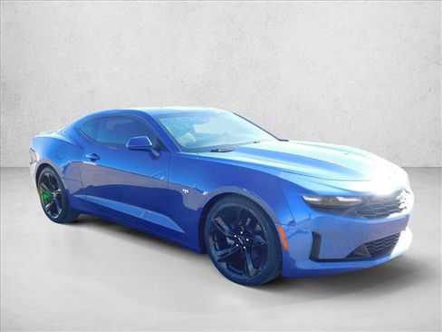 Used 2020 Chevrolet Camaro LT w/ Technology Package image 3