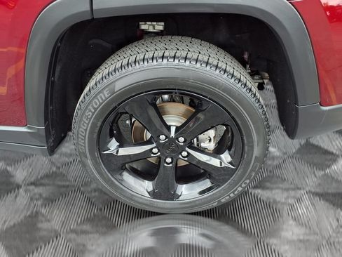 Used 2023 Jeep Grand Cherokee Altitude AWD/4WD image 20