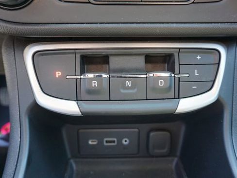 Used 2023 GMC Terrain SLE AWD/4WD image 17