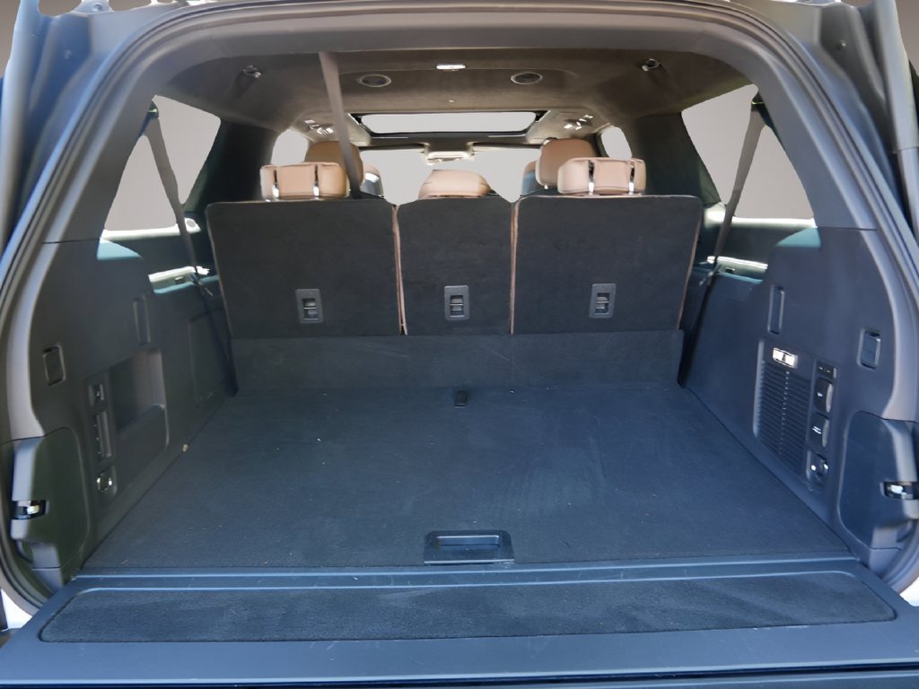 Used 2022 Chevrolet Suburban Premier AWD/4WD image 13