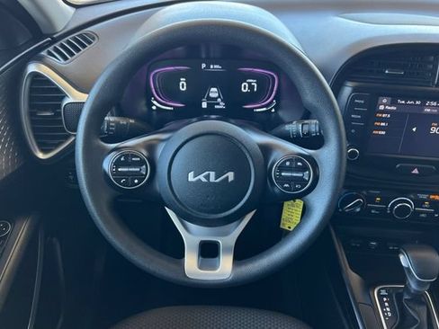 Used 2024 Kia Soul LX w/ Option Group 015 FWD image 17