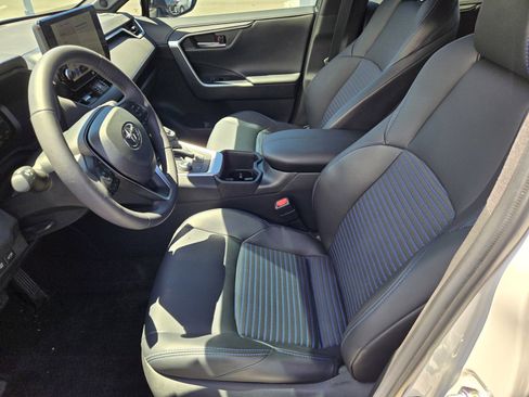 Used 2023 Toyota RAV4 XSE AWD/4WD image 15