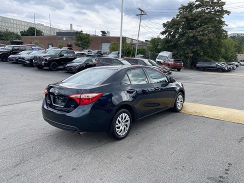 Certified 2018 Toyota Corolla LE FWD image 8