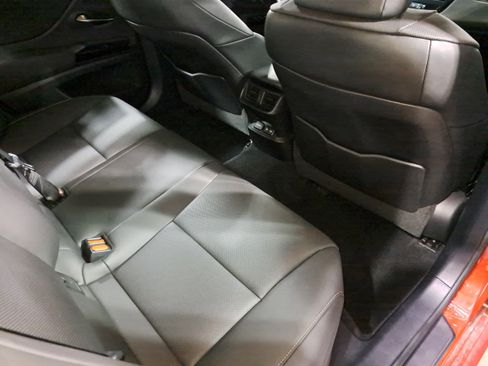 Used 2022 Lexus ES 350 w/ Premium Package image 11