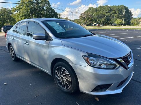 Used 2016 Nissan Sentra SV FWD image 4