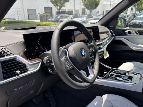 New 2026 BMW X5 xDrive40i w/ Climate Comfort Package AWD/4WD image 17