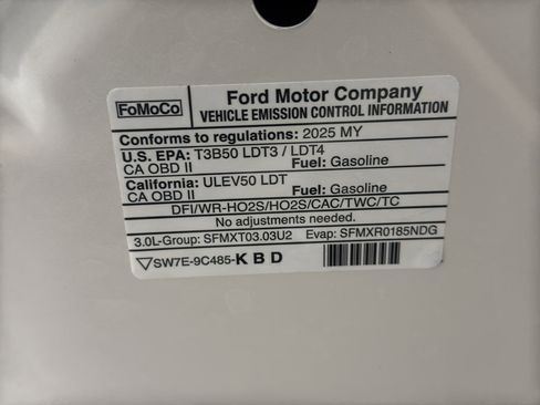 Used 2025 Ford Explorer ST AWD/4WD image 40