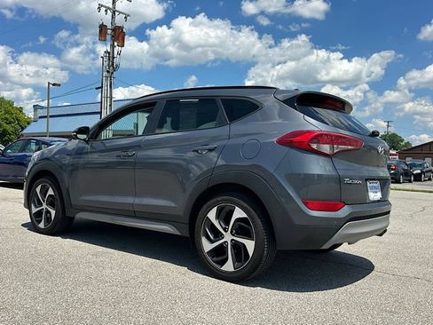 Used 2018 Hyundai Tucson Value FWD image 3