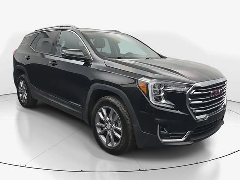 Used 2024 GMC Terrain SLT image 2