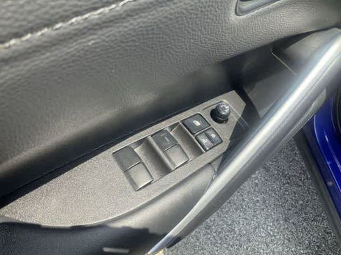 Used 2025 Toyota Corolla Cross XLE AWD/4WD image 13