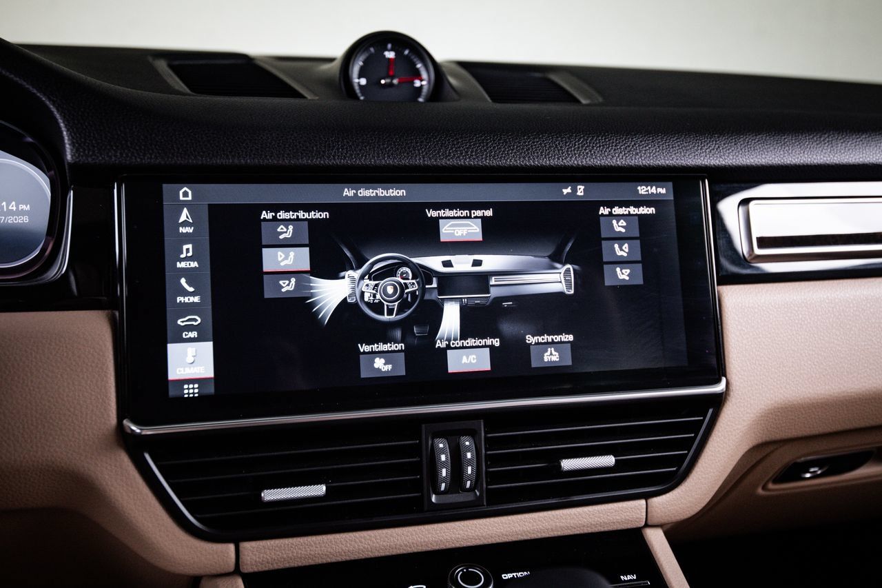 Used 2019 Porsche Cayenne AWD/4WD image 17