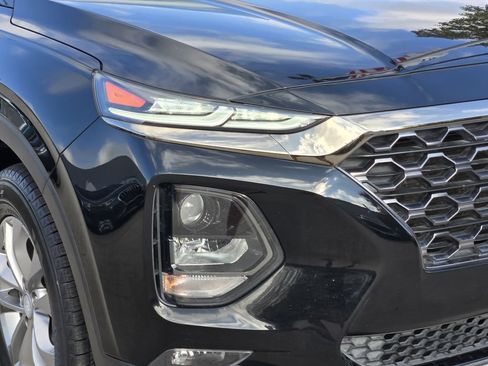Used 2019 Hyundai Santa Fe SEL image 9