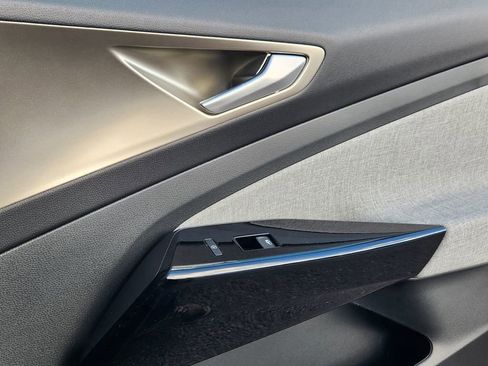 New 2026 Volkswagen ID.4 Pro AWD/4WD image 22