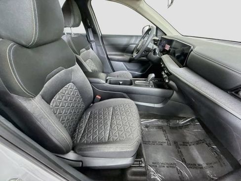 Used 2025 Nissan Kicks SV FWD image 25