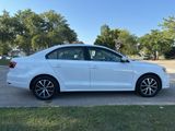 Used 2017 Volkswagen Jetta SE image 5