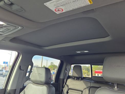 Used 2021 GMC Sierra 2500 Denali w/ Denali Black Diamond Edition image 39